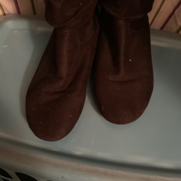 Knee high boots - Picture 3 of 3